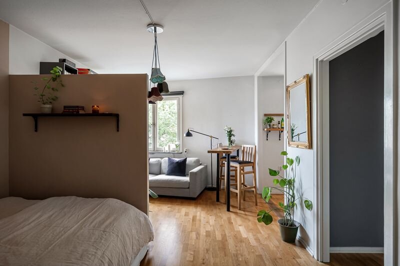 Bright, welcoming furnished rental interior